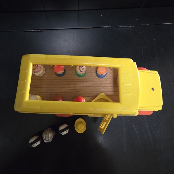 Vintage Fisher-Price Little People Yellow Bus With Many Play People - Picture 12 of 12